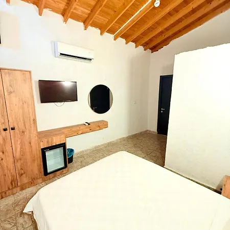 Hotell Ados