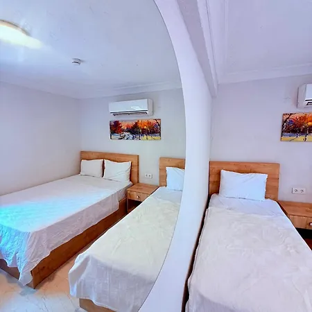 Ados Hotell 2*