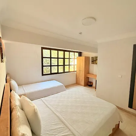 ホテル Ados Çeşme