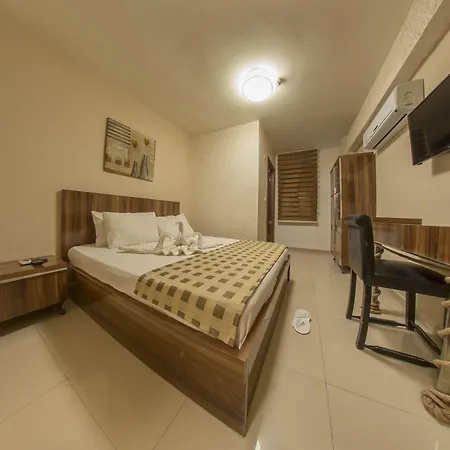 Hotell Ados