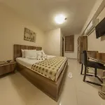 Hotel Ados