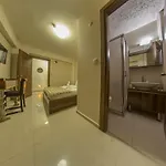 Ados Hotel