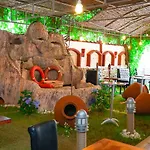Ados Otel