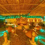 Ados Hotel 2*