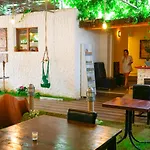 Ados Hotel