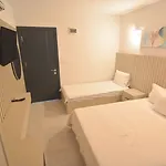 Hotel Ados