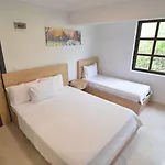Otel Ados 2*