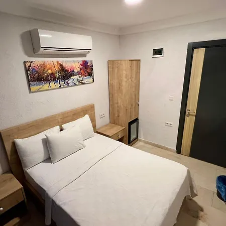 Ados Hotel