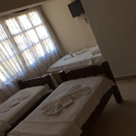 Ados Hotel