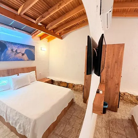 Ados 2* Çeşme