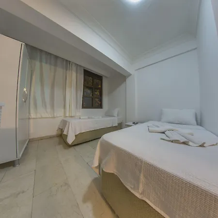 Ados Hotel Çeşme