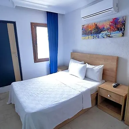 Ados Hotel