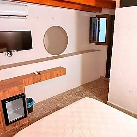 阿多斯酒店 2* Çeşme